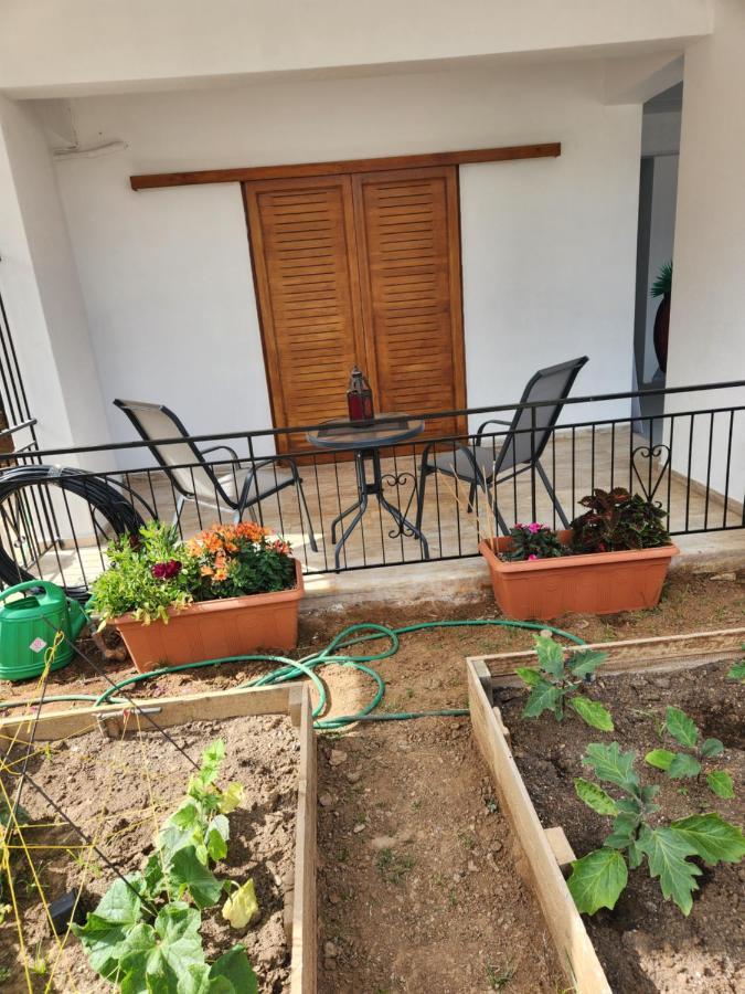 Cozy Apartment In Nea Kios Buitenkant foto